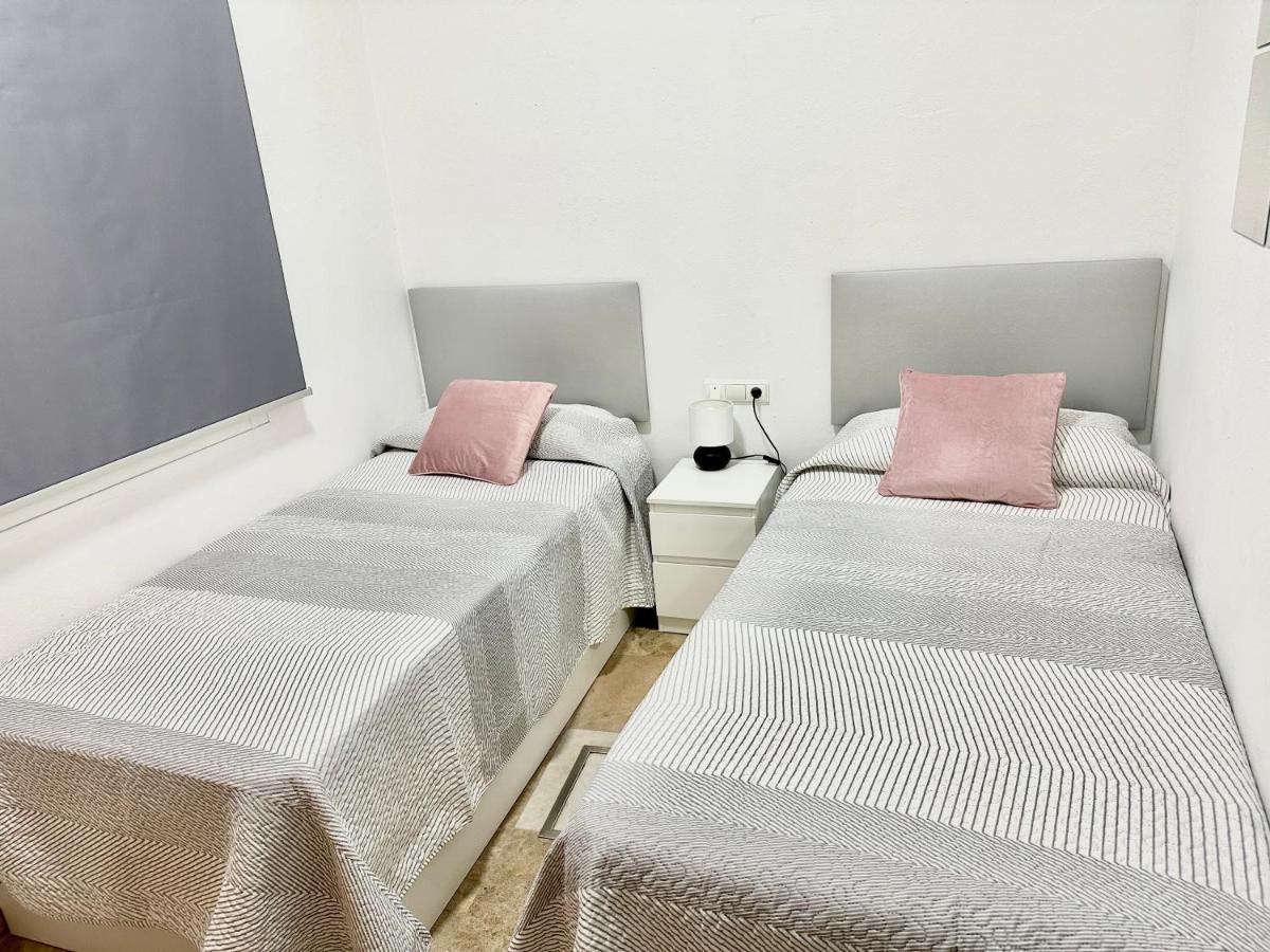 Apartamento Acogedor Y Moderno En Pleno Centro De Sevilla Con Parking Gratis ภายนอก รูปภาพ