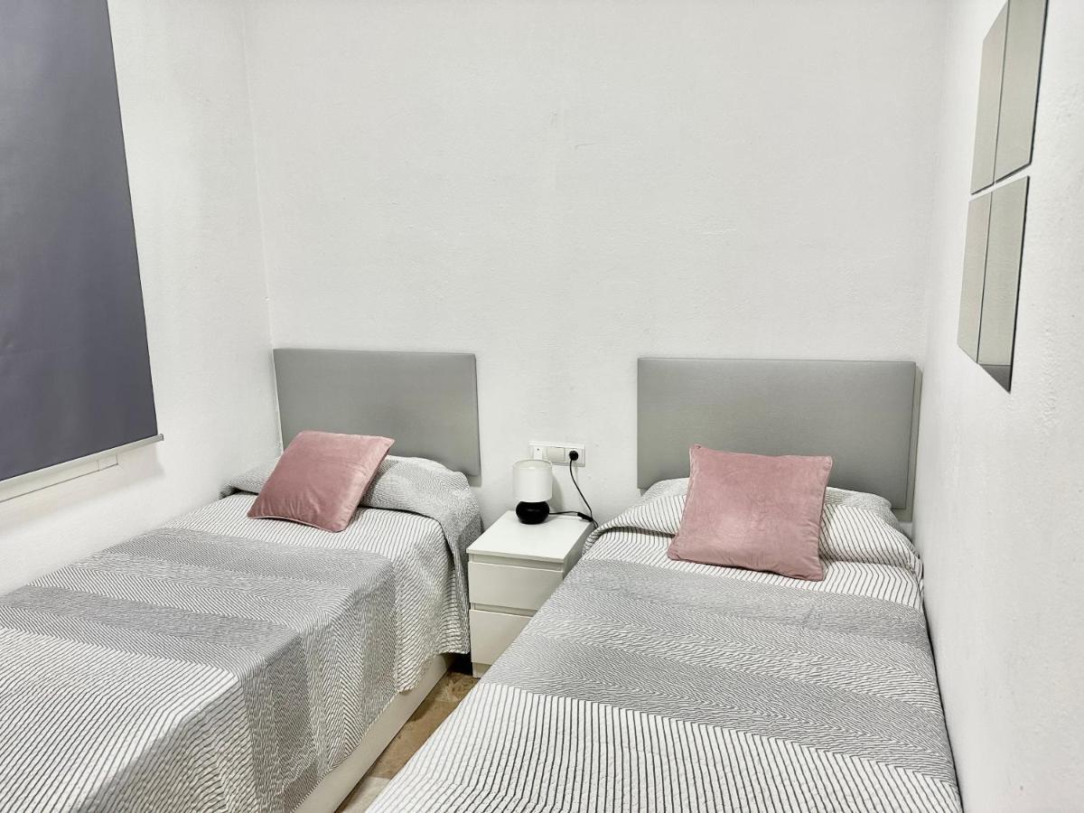 Apartamento Acogedor Y Moderno En Pleno Centro De Sevilla Con Parking Gratis ภายนอก รูปภาพ
