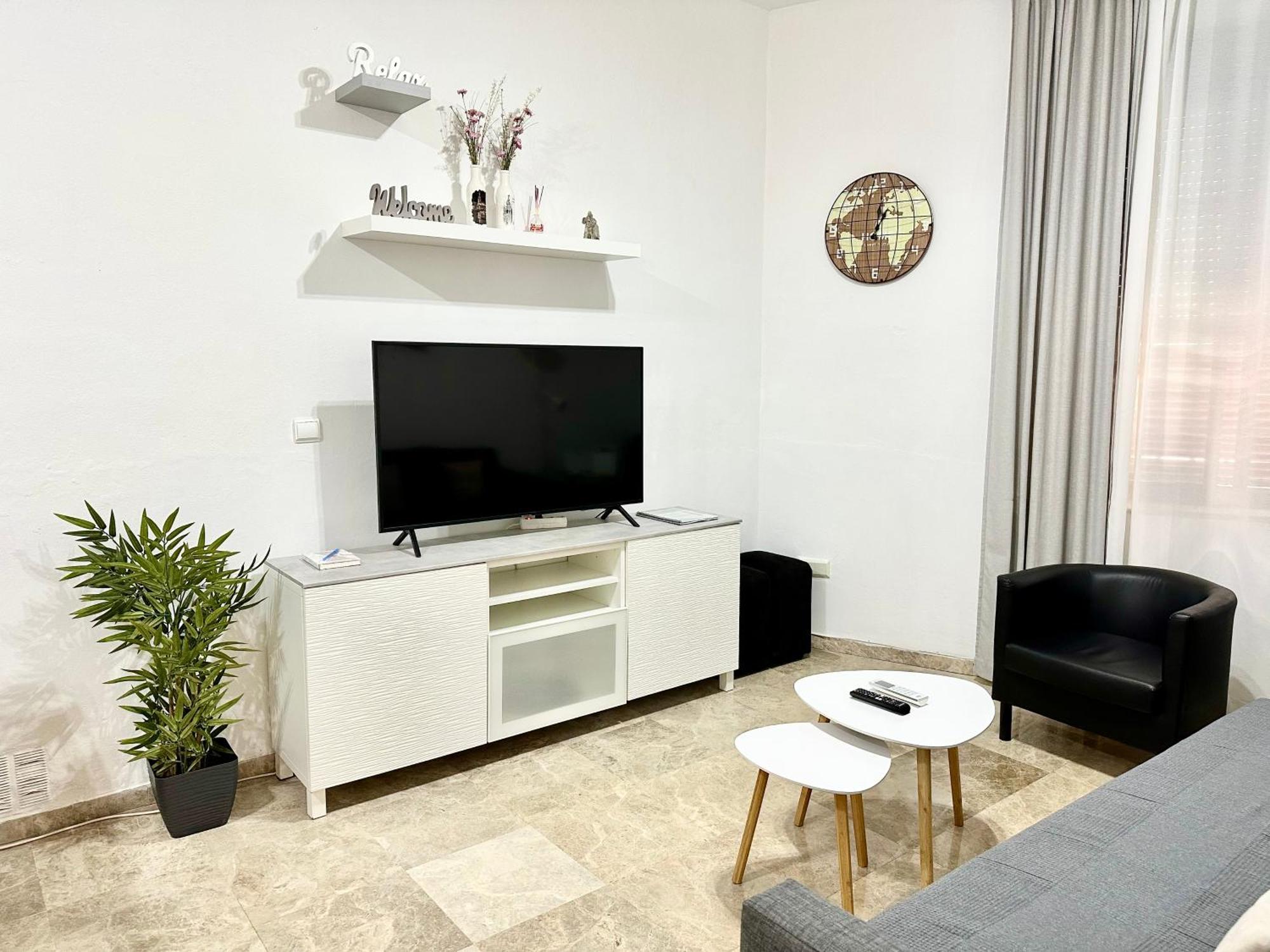 Apartamento Acogedor Y Moderno En Pleno Centro De Sevilla Con Parking Gratis ภายนอก รูปภาพ