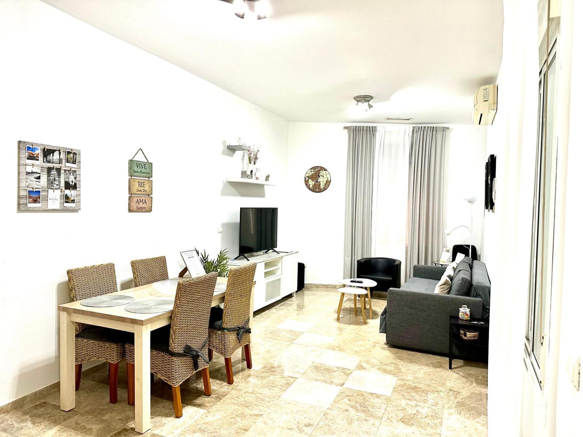 Apartamento Acogedor Y Moderno En Pleno Centro De Sevilla Con Parking Gratis ภายนอก รูปภาพ